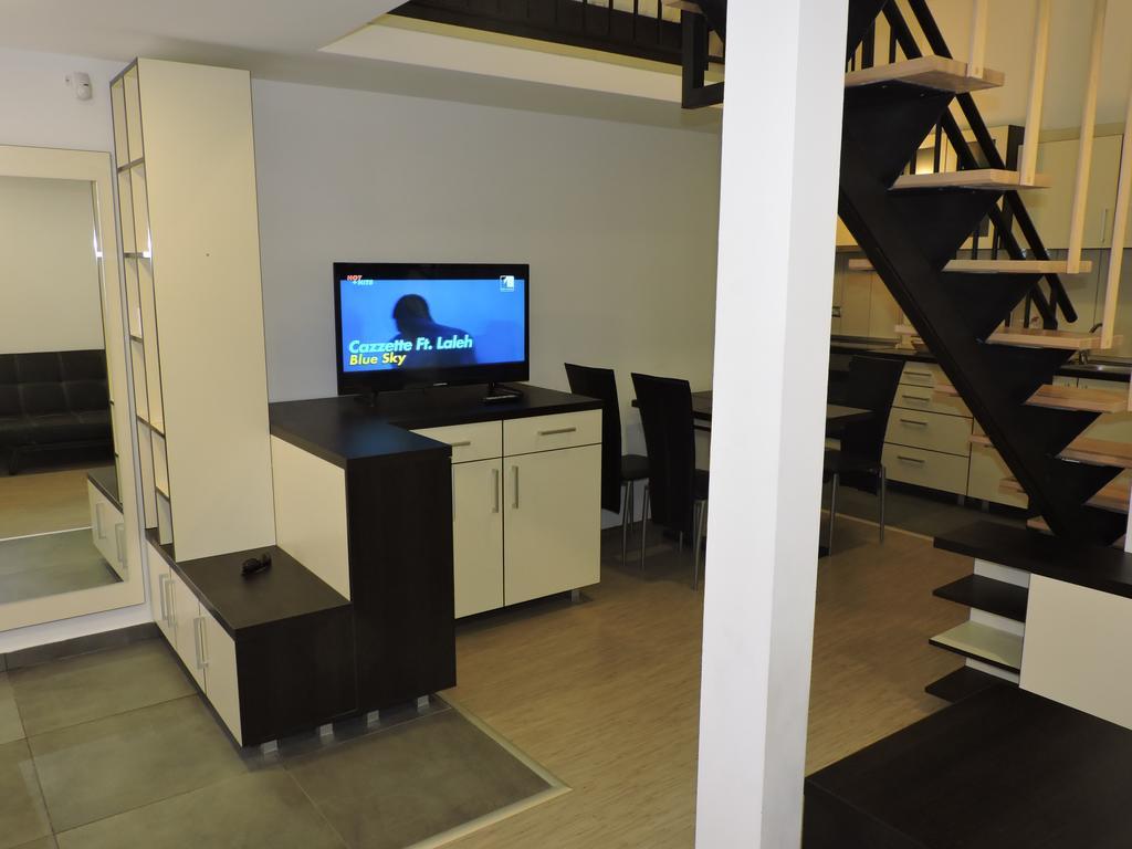 Twofloor Plopilor Apartment คลูจ-นาโปกา ภายนอก รูปภาพ