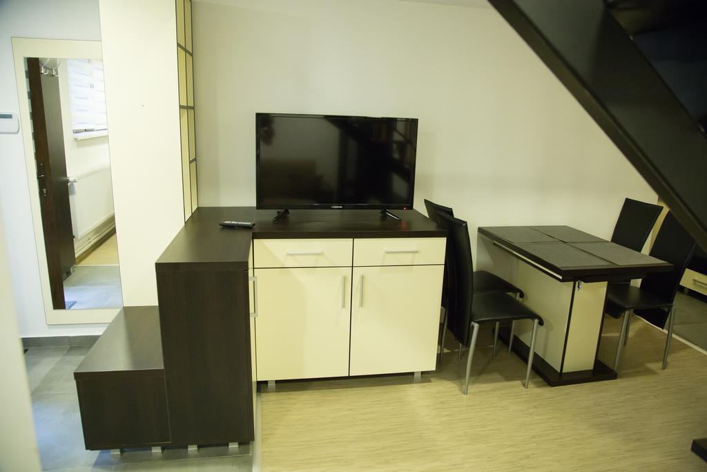 Twofloor Plopilor Apartment คลูจ-นาโปกา ภายนอก รูปภาพ